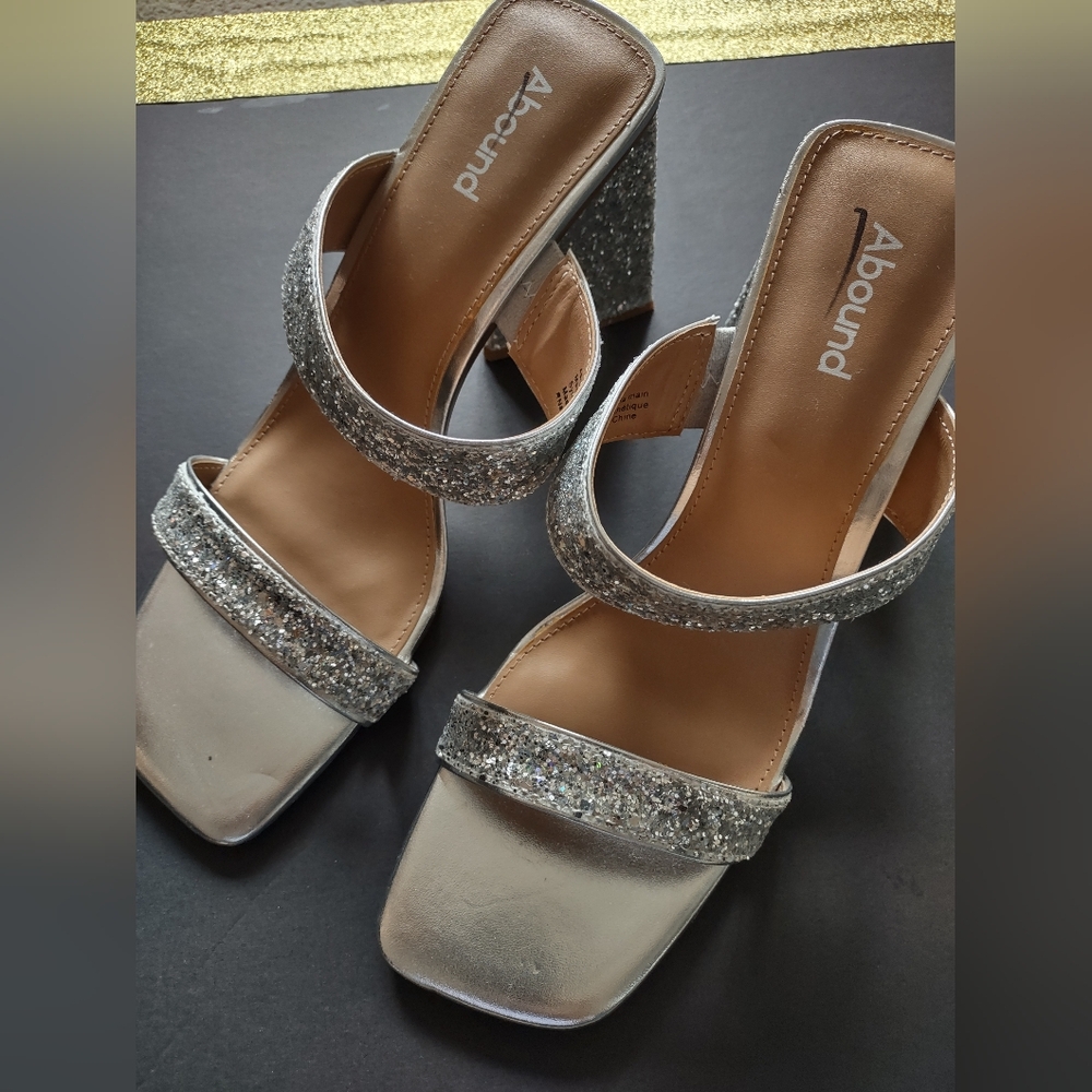 Abound women's shoes size 9.5us